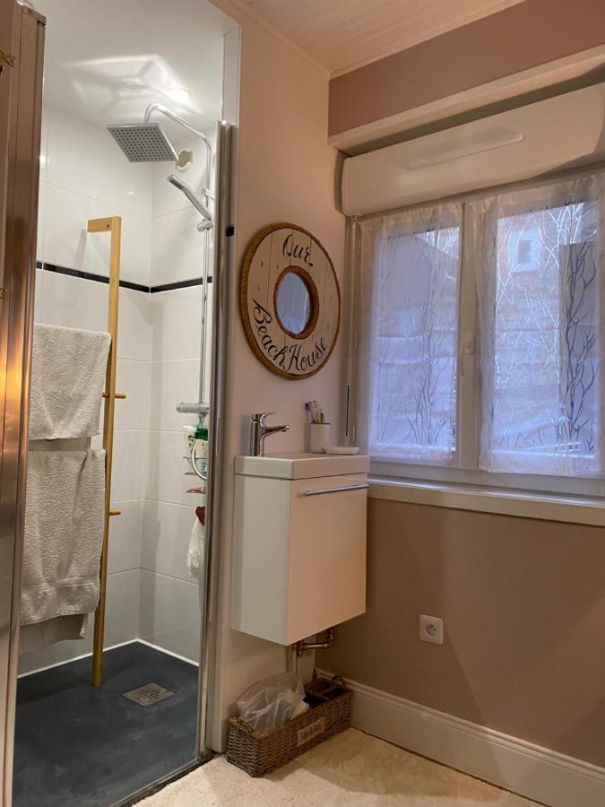 Chez Gwen, Très bel appartement vue mer latérale Le Tréport Extérieur photo
